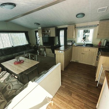 Caravan To Hire Lyon'S Robin Hood Ріл Екстер'єр фото