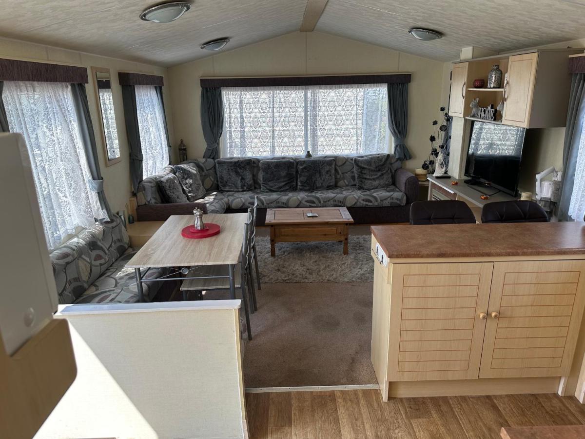 Caravan To Hire Lyon'S Robin Hood Ріл Екстер'єр фото