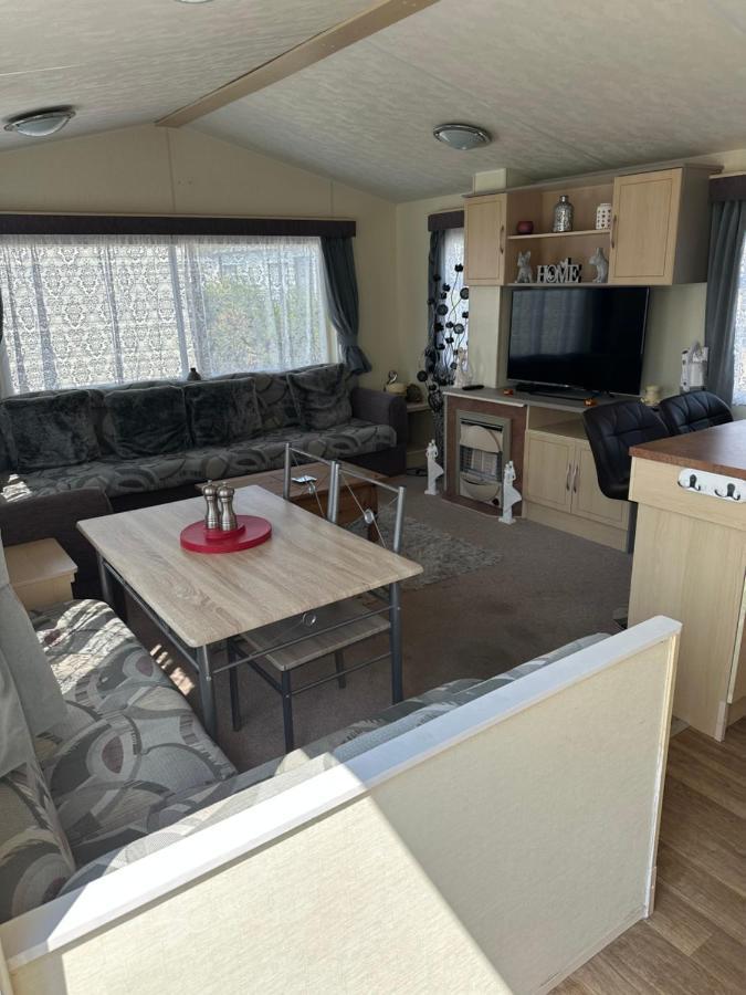 Caravan To Hire Lyon'S Robin Hood Ріл Екстер'єр фото
