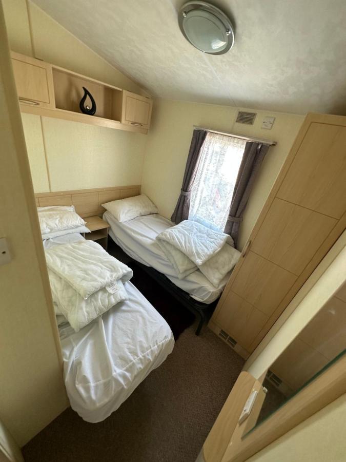 Caravan To Hire Lyon'S Robin Hood Ріл Екстер'єр фото